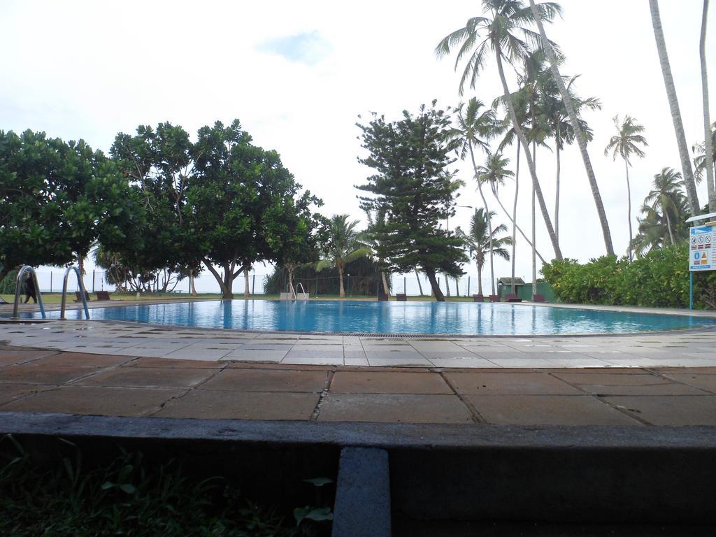 Hotel Laya Beach Wadduwa Esterno foto